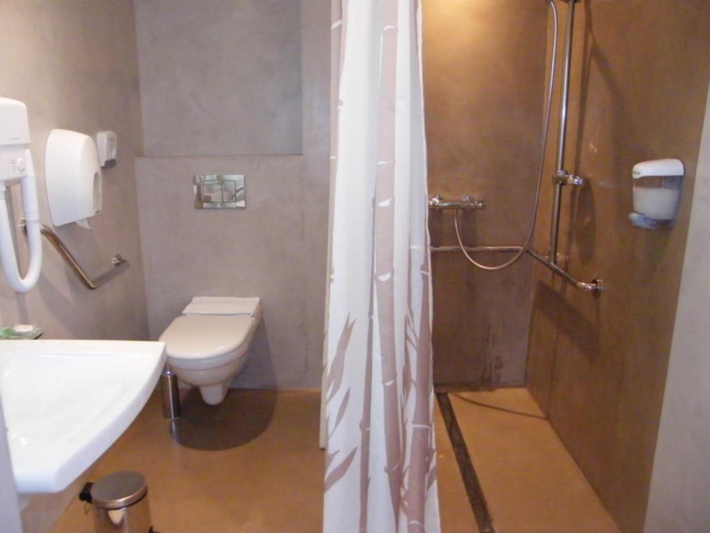 Cit'Hotel Saint-Pierre Vire  Ngoại thất bức ảnh