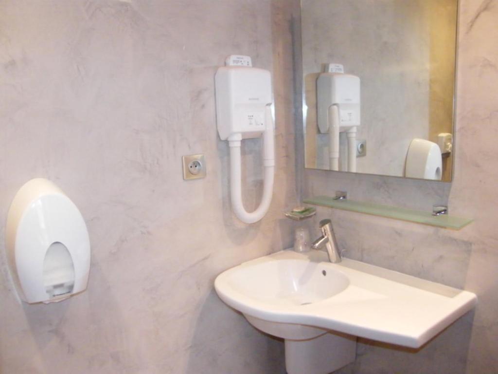Cit'Hotel Saint-Pierre Vire  Ngoại thất bức ảnh