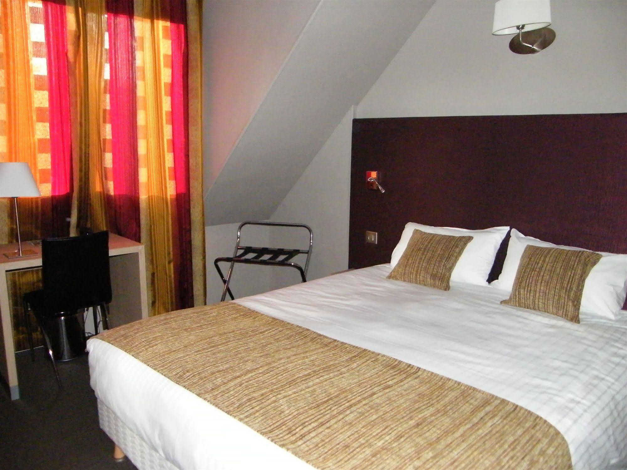 Cit'Hotel Saint-Pierre Vire  Ngoại thất bức ảnh